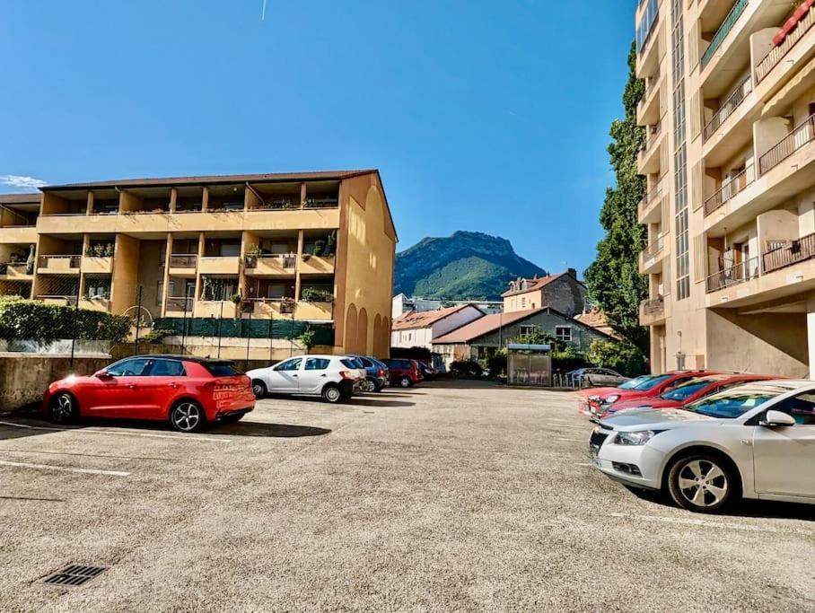 Magnifique T2 Refait A Neuf - Calme & Tout Equipe Avec Parking غرونوبل المظهر الخارجي الصورة